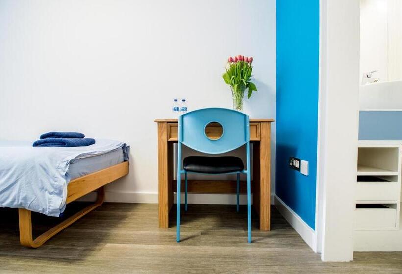 اتاق استاندارد با سرویس بهداشتی مشترک, Wynfrid House