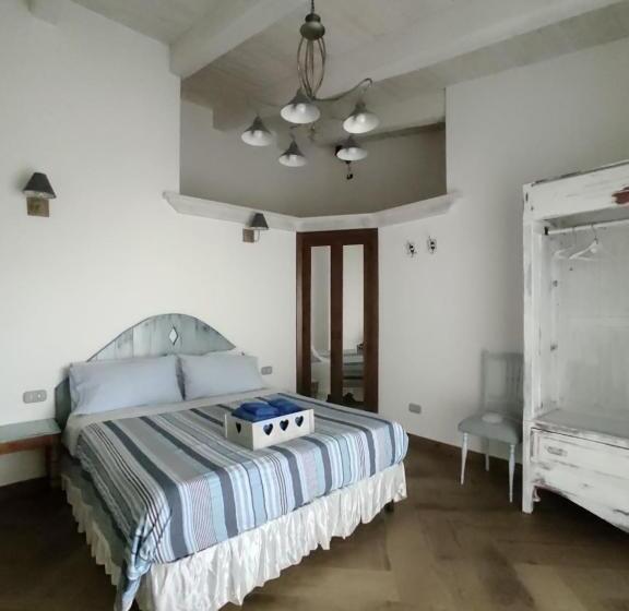 اتاق لوکس با چشم‌انداز, Caledonia B&b