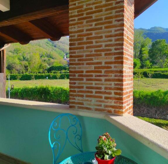 اتاق استاندارد با چشم‌انداز باغ, Caledonia B&b