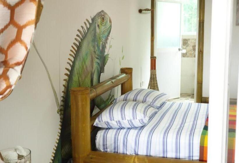 اتاق استاندارد سه نفره, Casa Gaia Mompiche