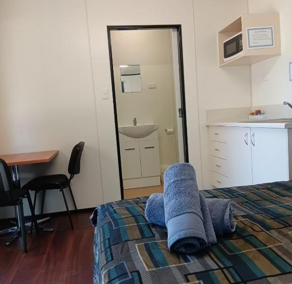 استودیوی استاندارد, Mt Isa Caravan Park