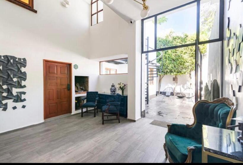 اتاق لوکس, Siete Puertas Coyoacán