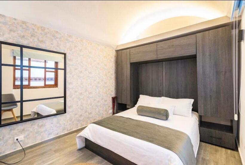 اتاق لوکس, Siete Puertas Coyoacán