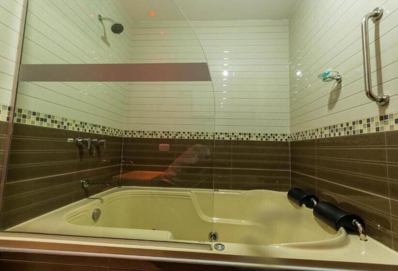سوییت, Suite Naylamp Zyon
