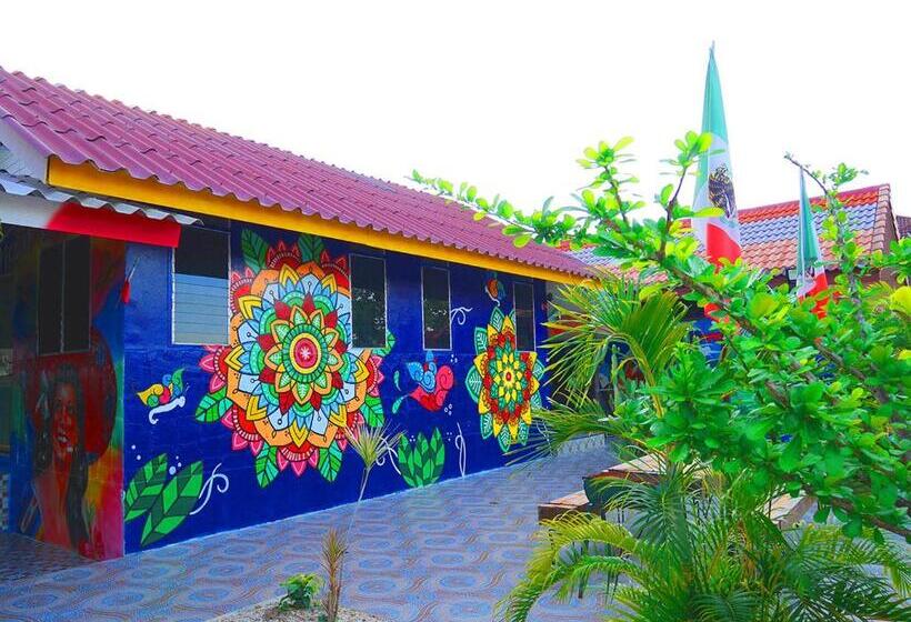 اتاق خانوادگی, Mexican Resortlampang