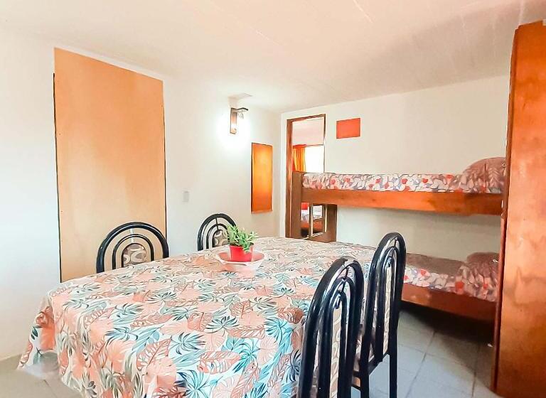 اتاق استاندارد چهار تخته, Deptos Pinamar
