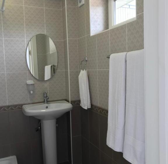 اتاق لوکس, Guest House “aura”