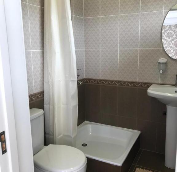 اتاق لوکس, Guest House “aura”