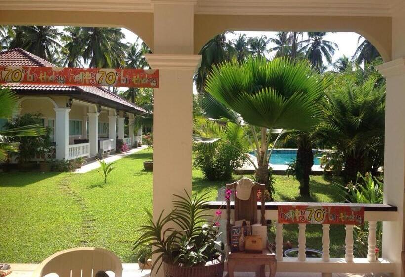 اتاق لوکس با بالکن, Palm Gardens Resort, Bang Saphan