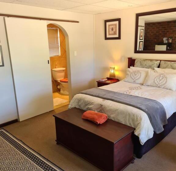 اتاق استاندارد, The Venue And Guestrooms On Site