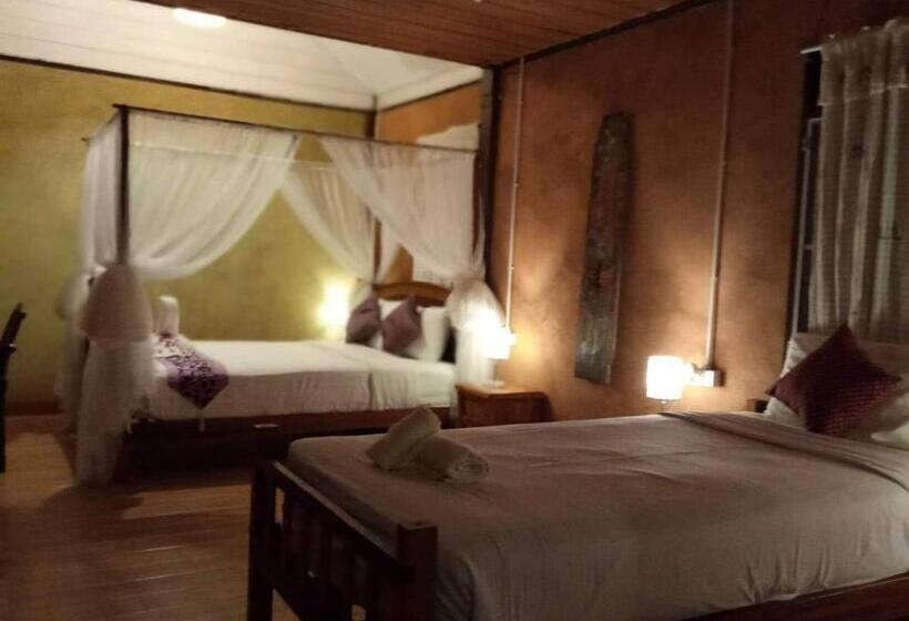 اتاق استاندارد با بالکن, Baan B&b Sukhothai