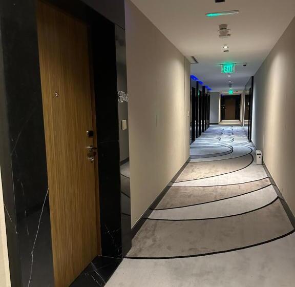 استودیوی استاندارد, برج داماك الرياض Damac Towers Riyadh