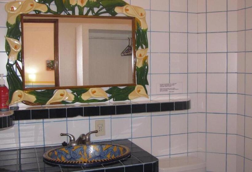 اتاق استاندارد با تخت بزرگ, La Paloma Oceanfront Retreat