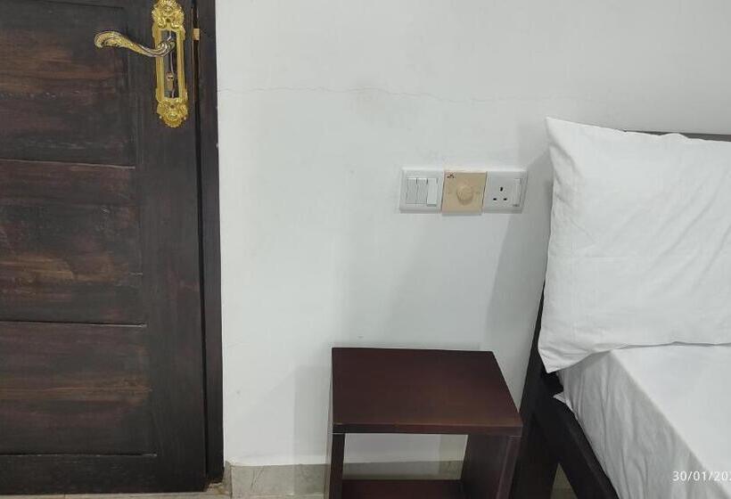 اتاق استاندارد سه نفره, Laxsume Guest House Nilaveli