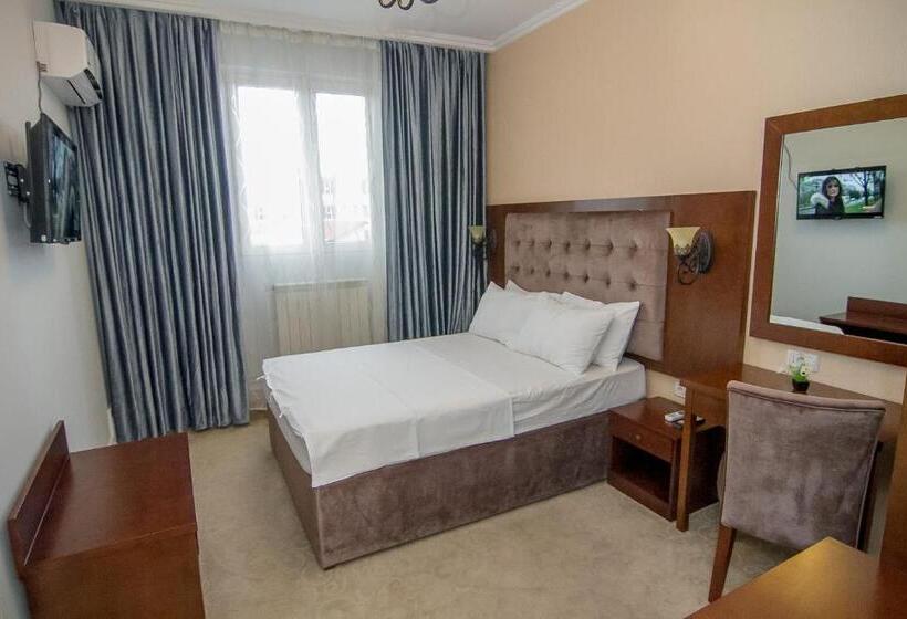 اتاق اکونومی, Marailis Mangalia