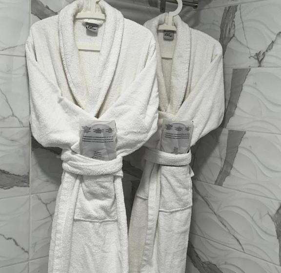 بانگلوی استاندارد, Paradise Resort   Fkk Swinger & Nudist Couples Only