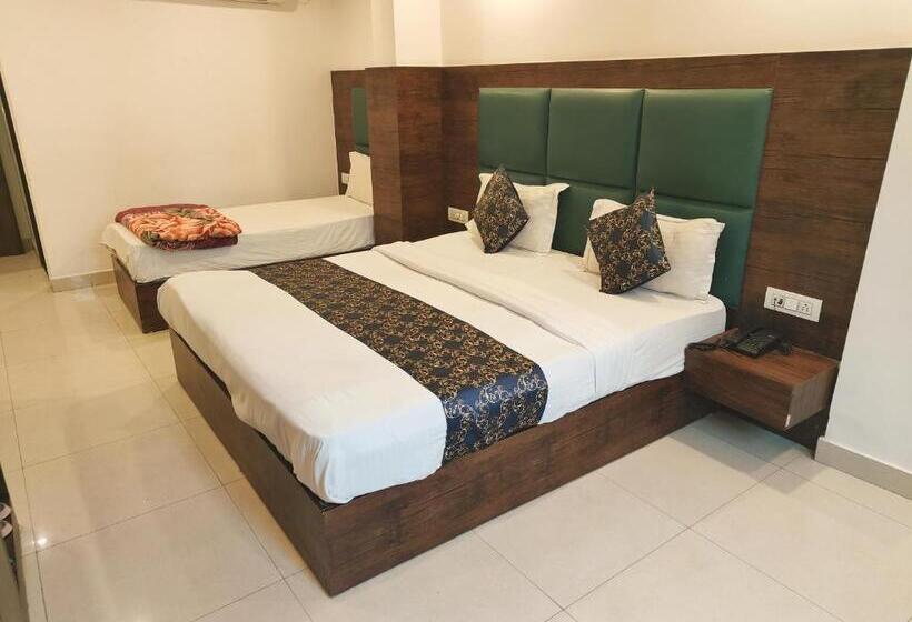 اتاق لوکس, Tark A Family Hotel Near Igi Airport Delhi