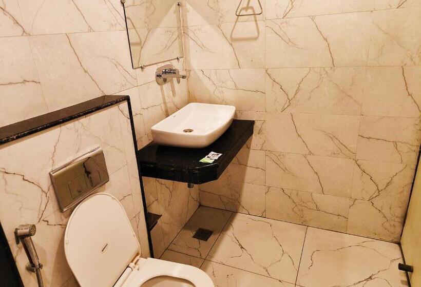 اتاق لوکس, Tark A Family Hotel Near Igi Airport Delhi