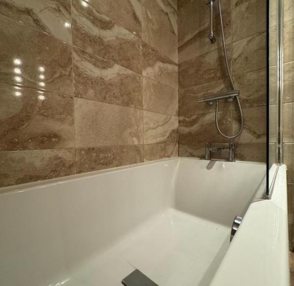 خانه 3 خوابه, Rooms Near Me   Central Birmingham Free Parking
