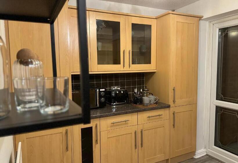 خانه 3 خوابه, Rooms Near Me   Central Birmingham Free Parking