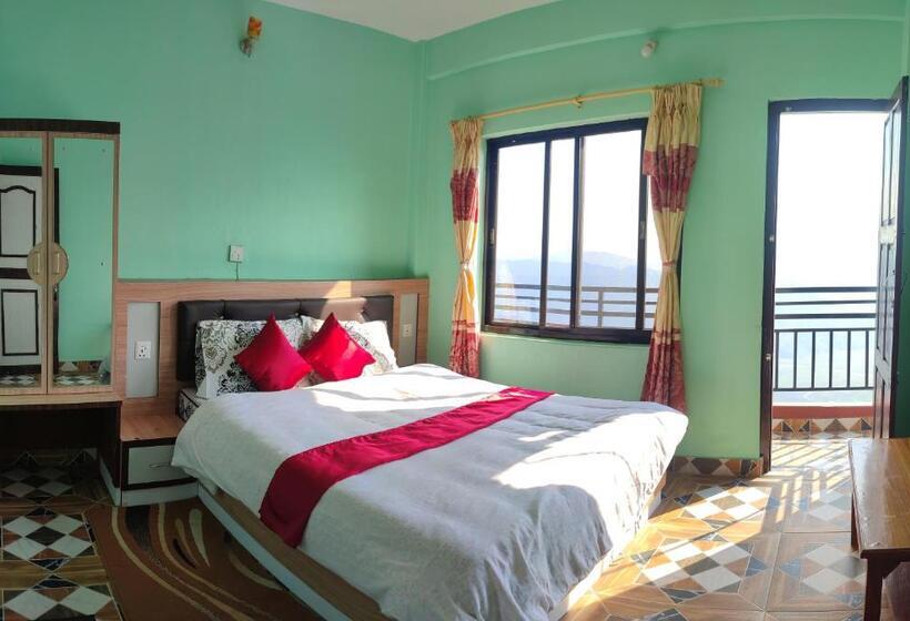 اتاق لوکس با بالکن, Sarangkot Hotel New Galaxy