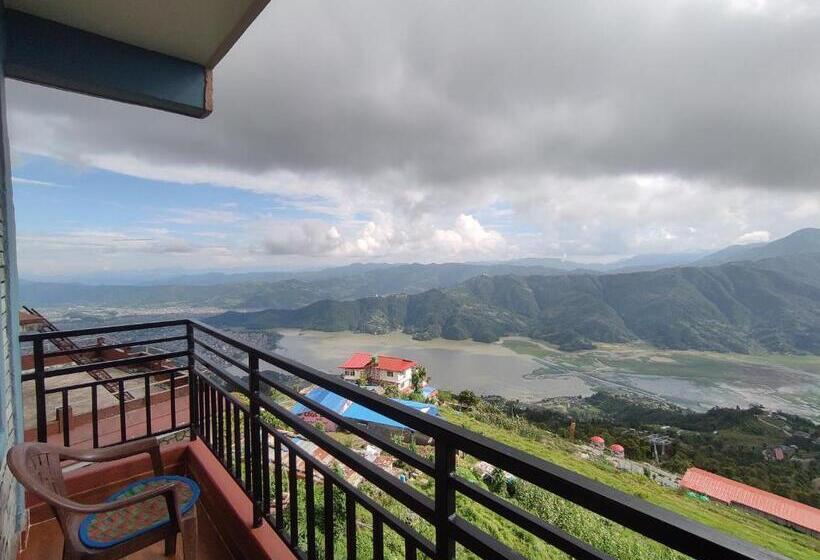 اتاق لوکس با بالکن, Sarangkot Hotel New Galaxy