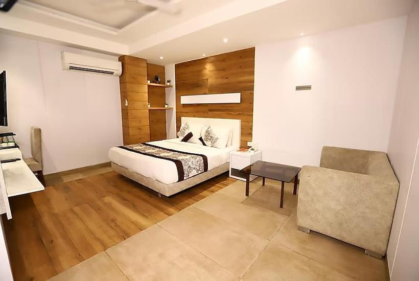اتاق سوپریور با تخت بزرگ, Airport Hotel De Rosewood