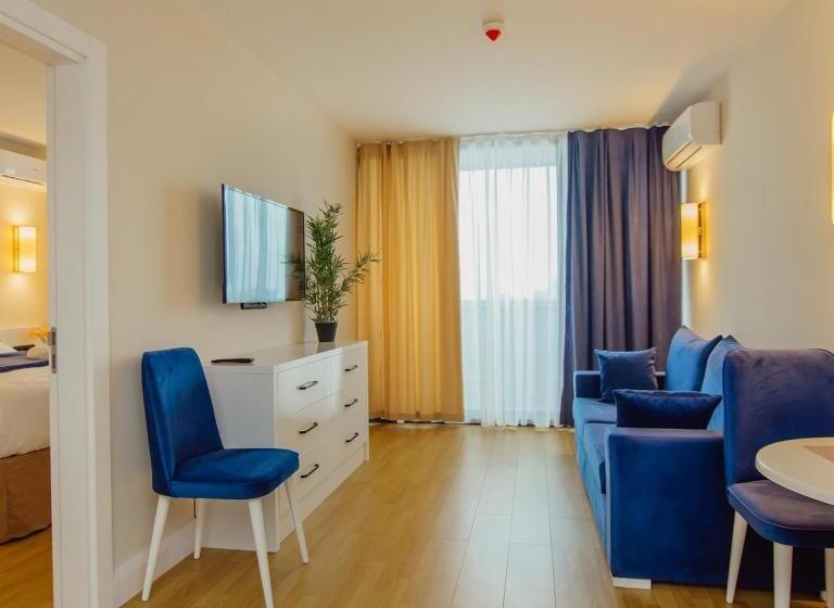 آپارتمان 2 خوابه, Apartment From Batumi
