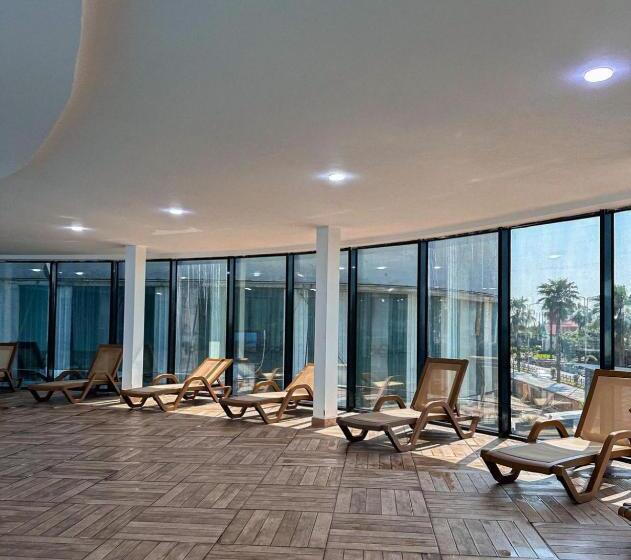 استودیوی استاندارد با چشم‌انداز دریا, Apartment From Batumi
