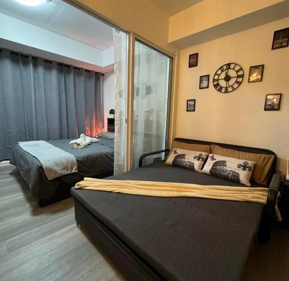 اتاق استاندارد با چشم‌انداز استخر, Happy Staycation In Azure Urban Resort Spacious Family Room Near Sm Bicutan And Manila Airport