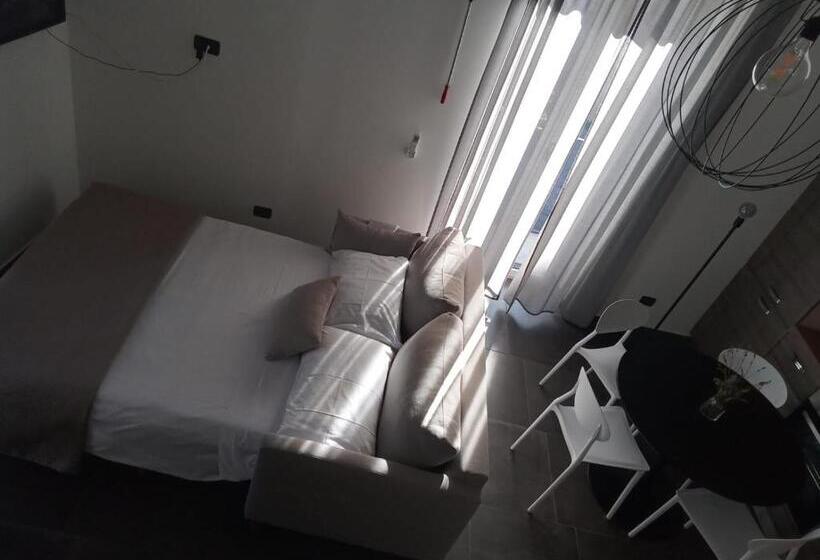 استودیو استاندارد با تخت کینگ, B&b Sandé