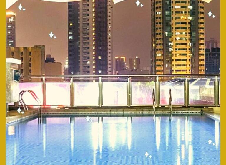 Deluxe Rum Havsutsikt, Enjoy Free Sauna And Pool Access, Save 70 Percent This Month On A Deluxe Unit In Manila With A Balco