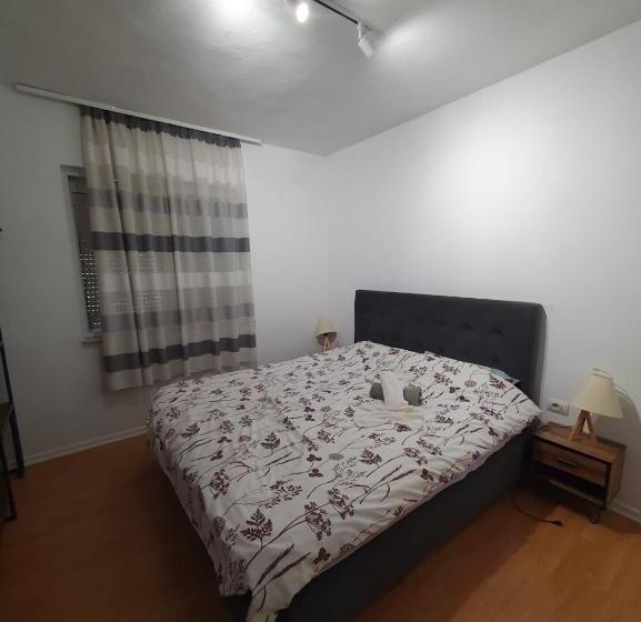 اتاق سوپریور, Budget Retreat Tirana & Studios
