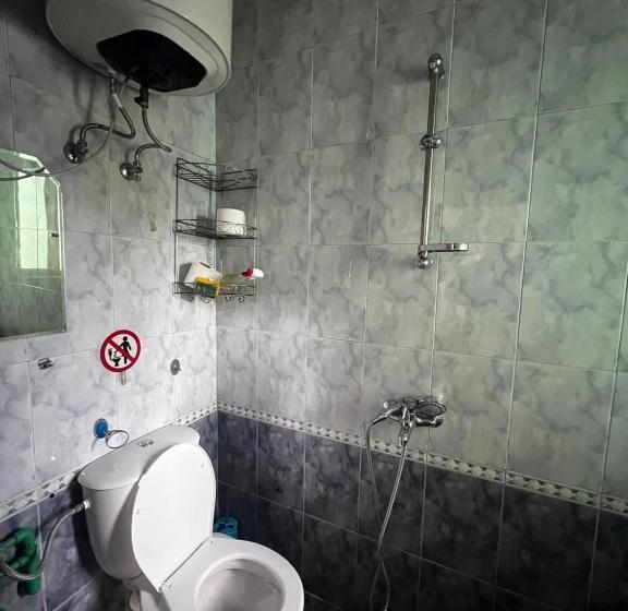 اتاق اکونومی, Budget Retreat Tirana & Studios