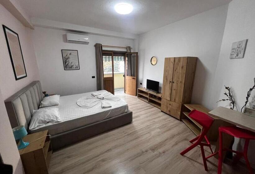 اتاق اکونومی, Budget Retreat Tirana & Studios