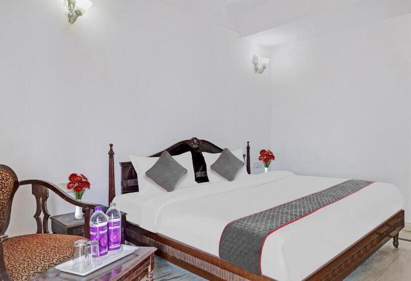 اتاق کلاسیک سه تخته, Collection O Yash Continental