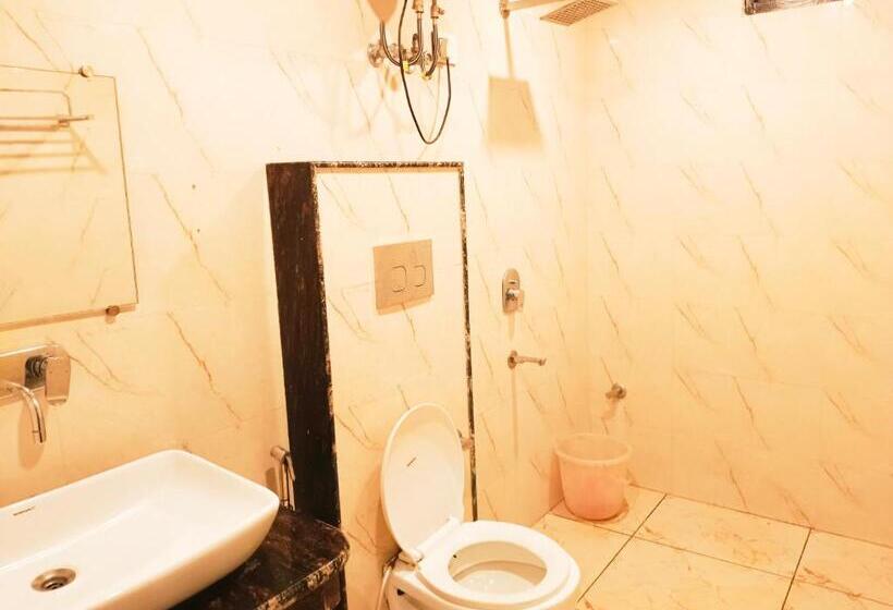 اتاق خانوادگی, Tej View Near Igi Airport T3
