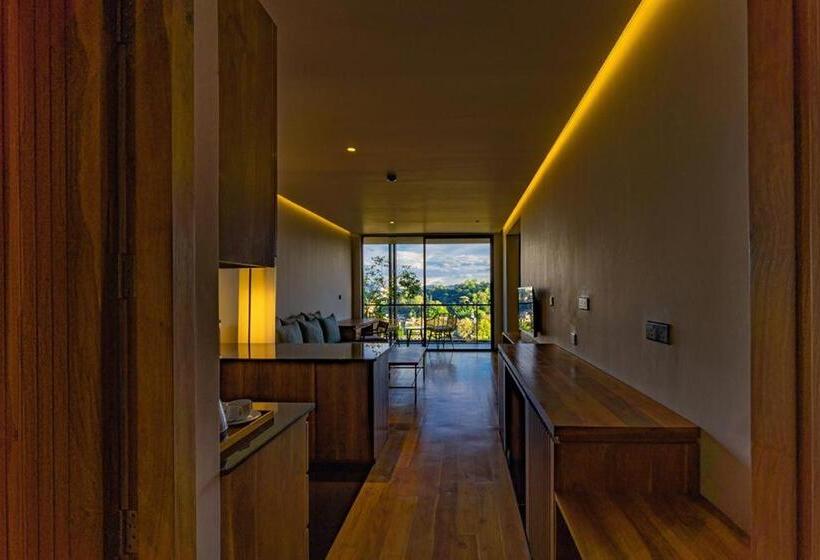 Suite with lake view, The Trees, Kandy