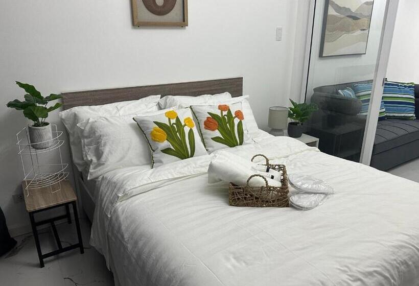 سوییت خانوادگی, Azure Urban Resort   City View 1br   Ps4, Billiards, Netflix, Karaoke
