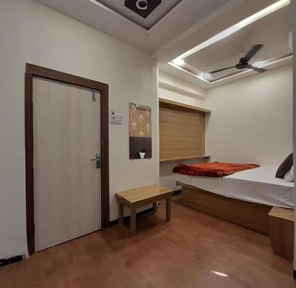 اتاق اکونومی, U2 Hotel Wizard Palace