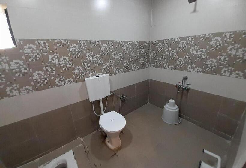 اتاق اکونومی, U2 Hotel Wizard Palace