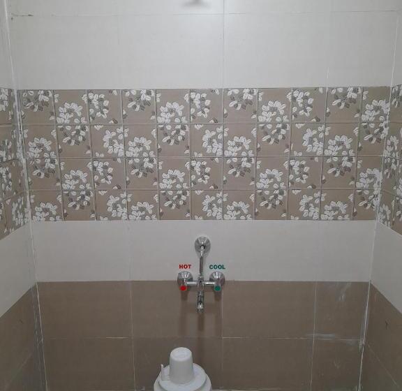 اتاق اکونومی, U2 Hotel Wizard Palace