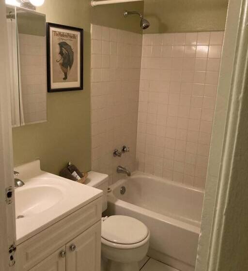اتاق استاندارد, Private Room With Full Size Bed In Lakeview   3c