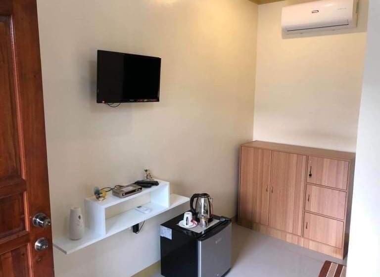استودیوی لوکس, Kojie Guest House