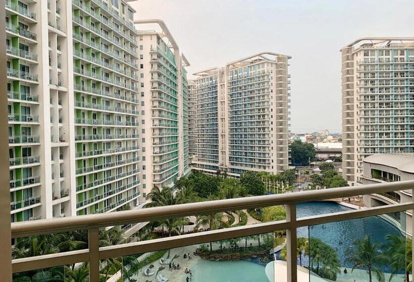 سوئیت با بالکن, Manila Homes Azure 1br Beach View