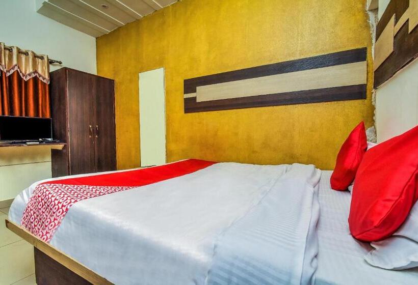 اتاق کلاسیک سه تخته, Oyo Flagship Hotel Alpine Inn