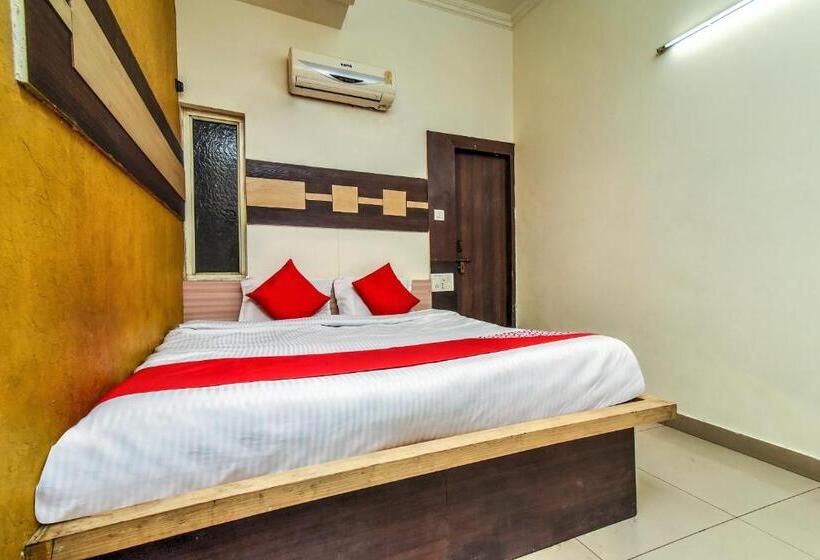 اتاق کلاسیک سه تخته, Oyo Flagship Hotel Alpine Inn