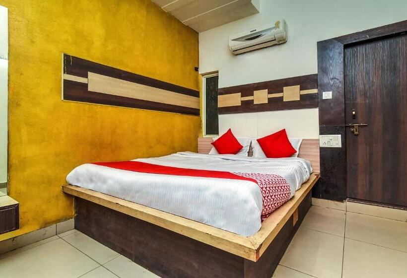 اتاق کلاسیک سه تخته, Oyo Flagship Hotel Alpine Inn