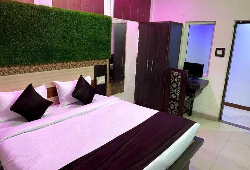 اتاق کلاسیک سه تخته, Oyo Flagship Hotel Alpine Inn