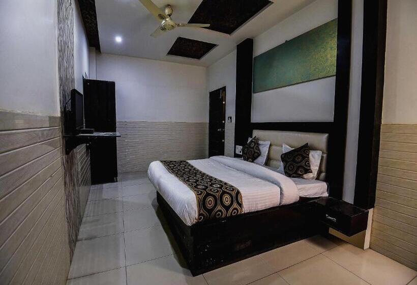 اتاق کلاسیک سه تخته, Oyo Flagship Hotel Alpine Inn